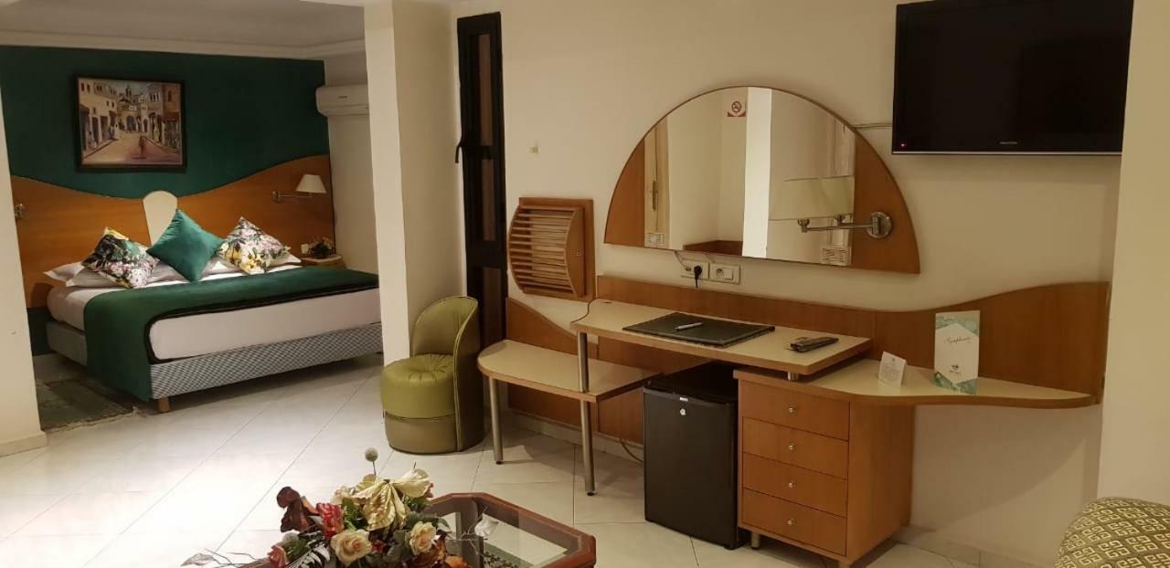 Hotel Mounia Fez Esterno foto